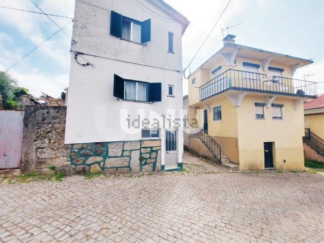 Moradia, Santar