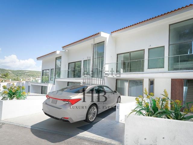 Moradia, Santiago Sesimbra
