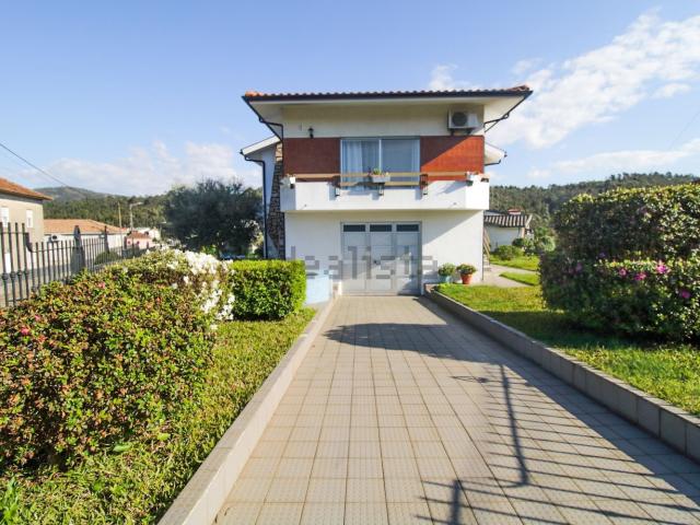 Moradia, Santo Tirso Couto Burgães
