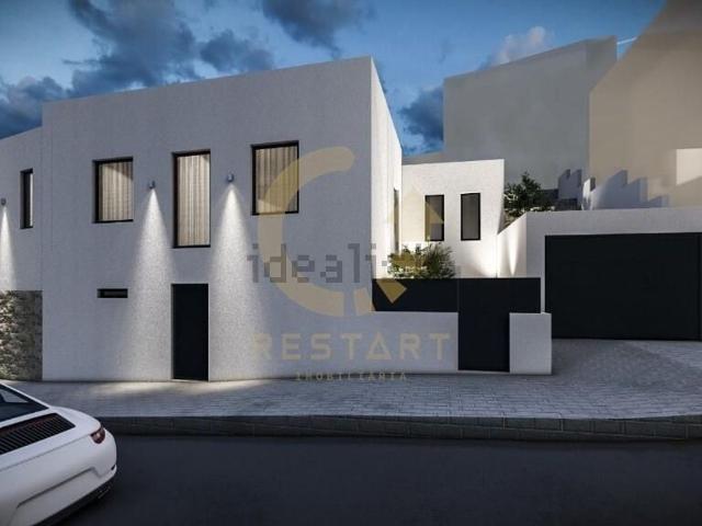 Moradia, Santo Tirso Couto Burgães