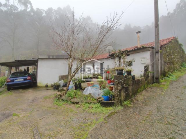 Moradia, Santo Tirso Couto Burgães