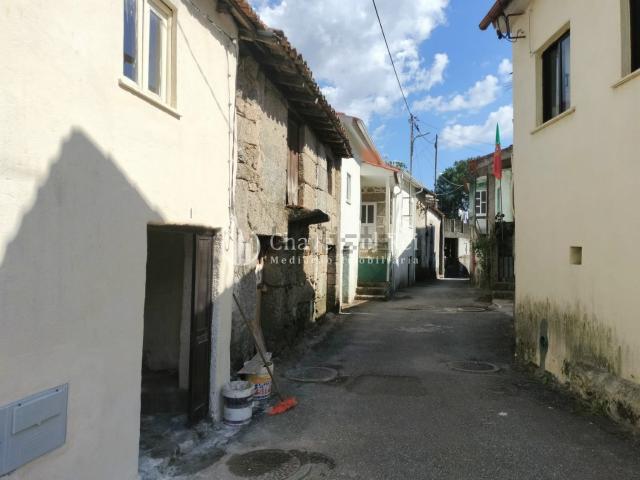 Moradia, Santos Evos
