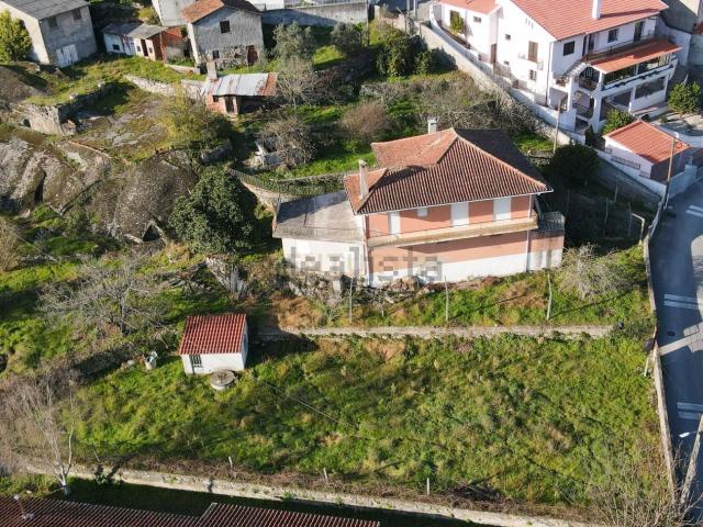 Moradia, Santos Evos