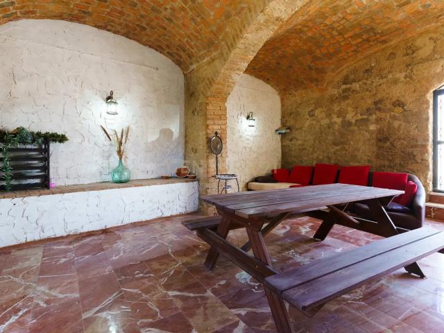 Moradia Secular no centro histórico da vila de Pias Serpa 5 divisões completamente remodeladas com ar condicionado e piscina