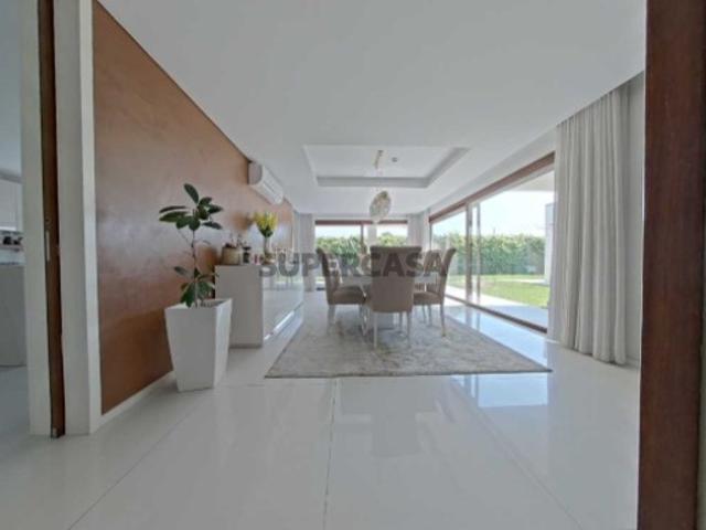 Moradia semi nova T5+1 em Santa Joana Aveiro