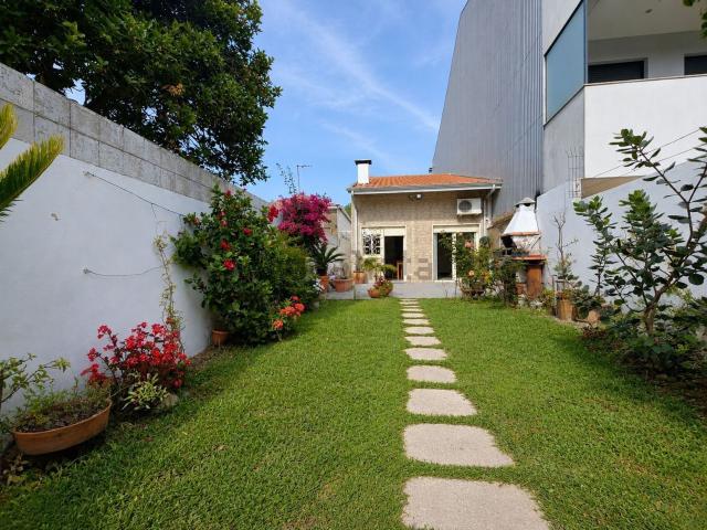 Moradia, Senhora da Hora