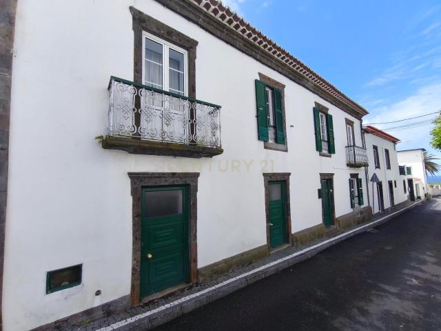 Moradia Senhorial Única no Centro Histórico de Santa Cruz, Lagoa