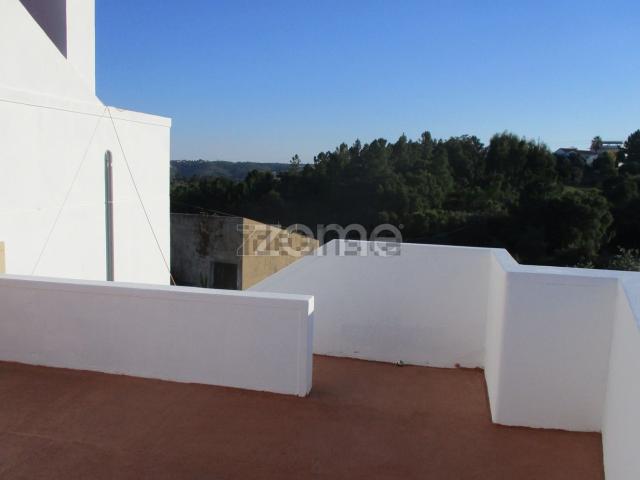 Moradia, Serra e Junceira