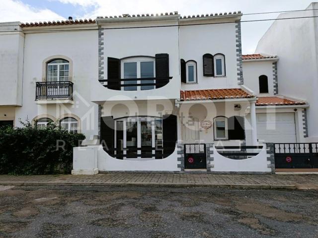 Moradia, Sines
