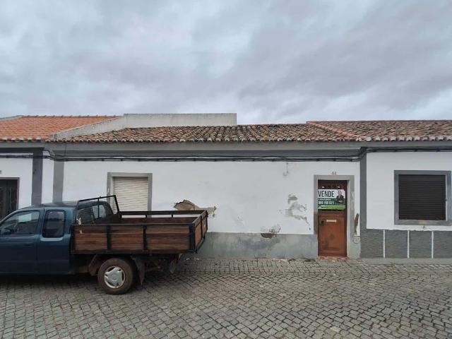 Moradia situada em Serpa