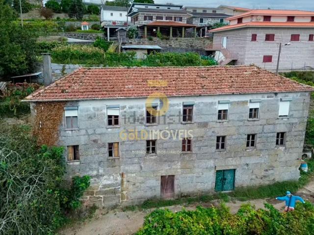 Moradia, Sobrado e Bairros