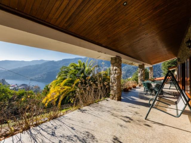 Moradia T4+1, 2850 mt2, vilar da veiga, Gerês