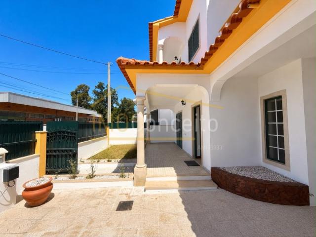 Moradia T4+1 | 2 Anexos Espaço Exterior Garagem | Entroncamento