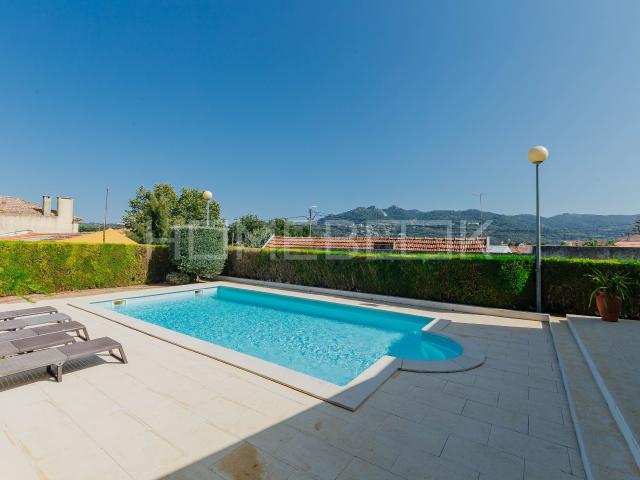 MORADIA T4+1 VÁRZEA DE SINTRA, 3 PISOS, GARAGEM e PISCINA