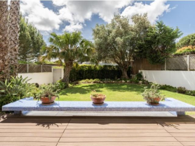 Moradia T4+1 com jardim e piscina Estoril em Cascais