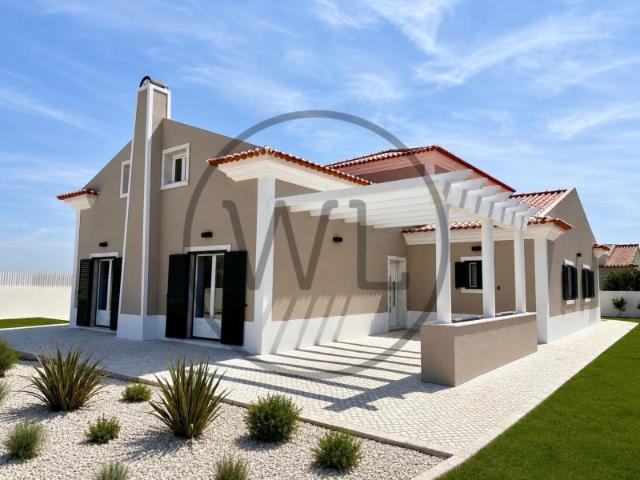 Moradia T4+1 com jardim e privacidade próxima das praias de Sintra e Ericeira