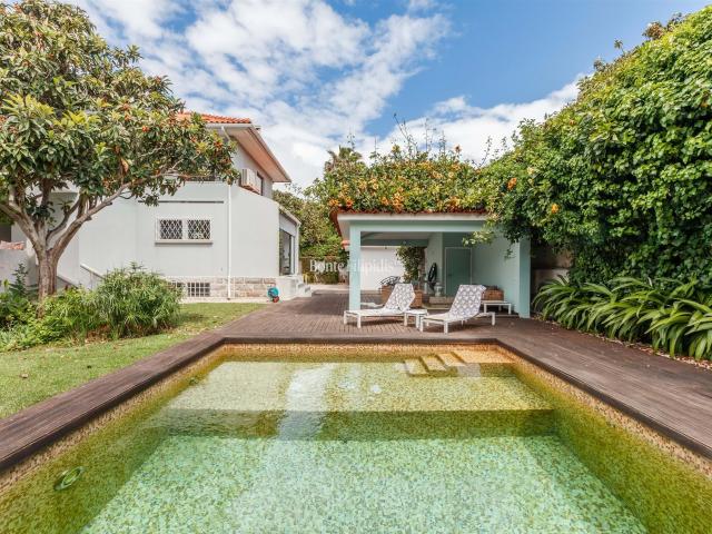 Moradia T4+1 com Piscina em Carcavelos 428m² Carcavelos e Parede