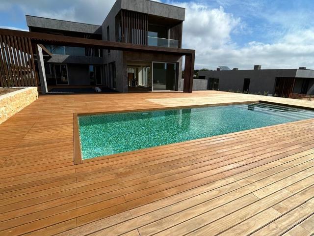 Moradia T4+1 com piscina privada, na Quinta da Marinha, Cascais
