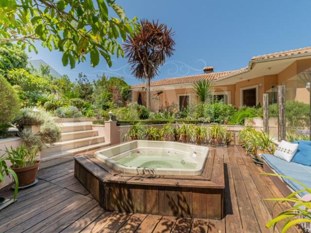Moradia T4+1 Com vista mar e jardim a 6 minutos da praia de São Julião