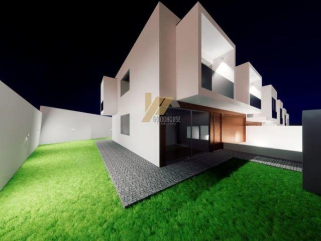 Moradia T4+1 de 3 frentes com 4 suites | 26084058917