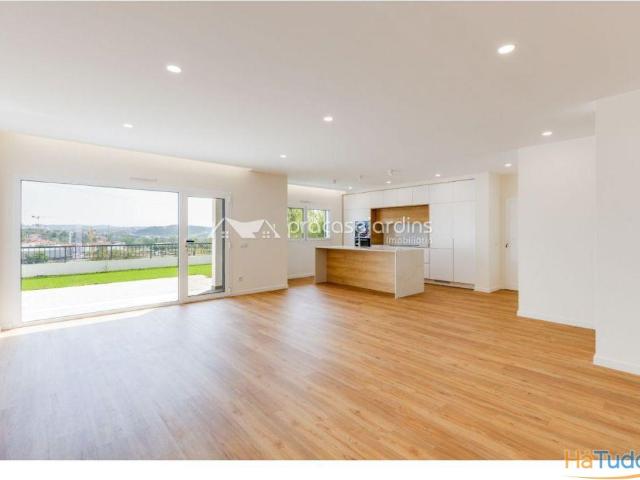 Moradia T4+1 de Arquitetura Moderna em Leiria ? Conforto, Elegância e Qualidade de Vida | 26084090759