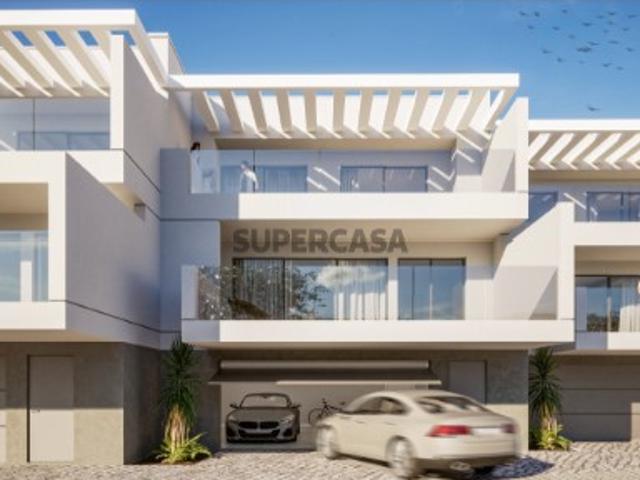 Moradia T4+1 de Luxo Nova a Estrear