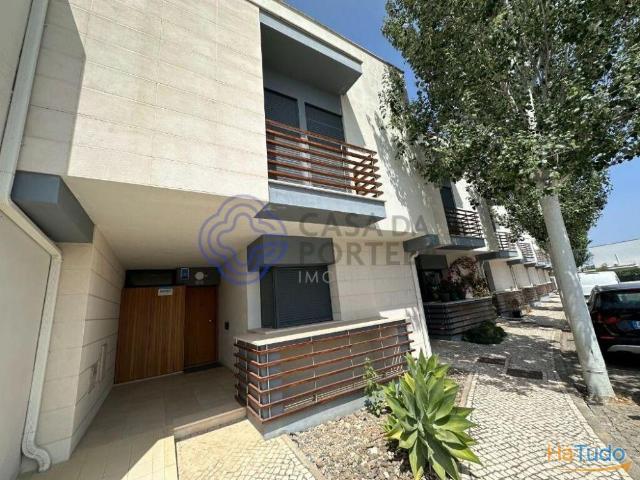Moradia T4+1 Duplex com cave em zona calma de Vilamoura | 26083830552