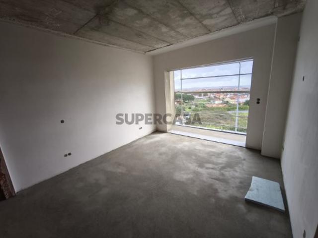 Moradia T4+1 em Construção | Casal de São Sebastião, Odivelas