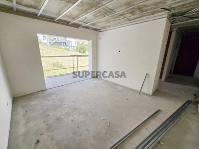 Moradia T4+1 em Construção | Casal de São Sebastião, Odivelas