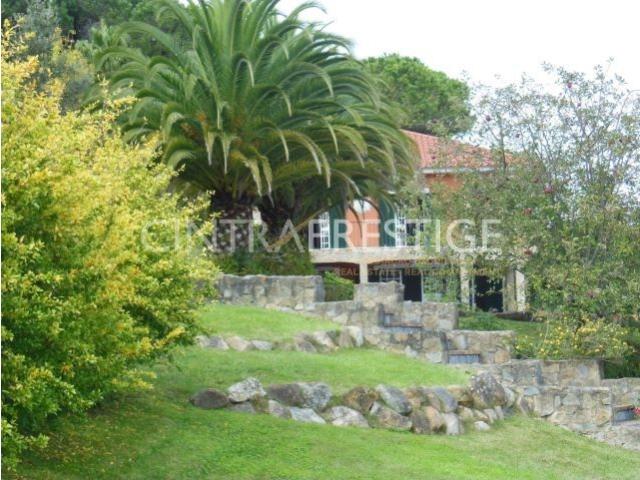 Moradia T4/5 assoalhadas de arquitetura tradicional em Galamares, S.