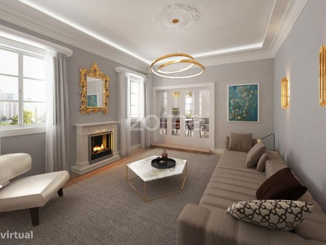Moradia T4+6 para remodelao Av. Ferno Magalhes, Porto