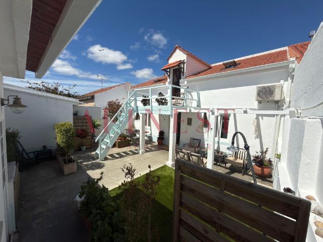 Moradia T4 Multi Familiar Com Potencial De Alta Rentabilidad. 170m² São Domingos De Rana