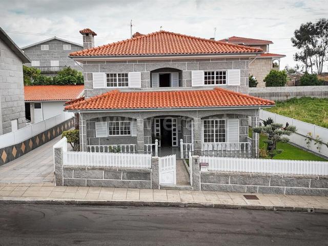 Moradia T4 / Marco de Canaveses, Vila Boa do Bispo