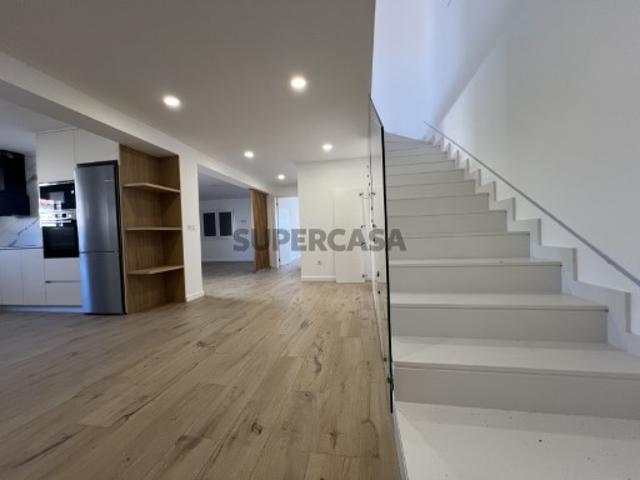 Moradia T4 Moderna || Carvalhos de Figueiredo | |Tomar