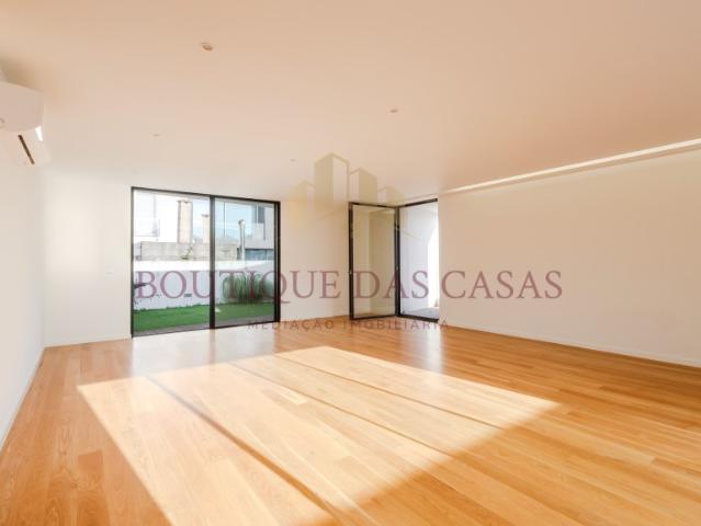 Moradia T4 na Madalena 2ª linha de Praia