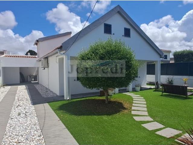 Moradia T4 na Aroeira