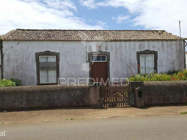 Moradia T4 na Carreira Aberta, Ilha Graciosa