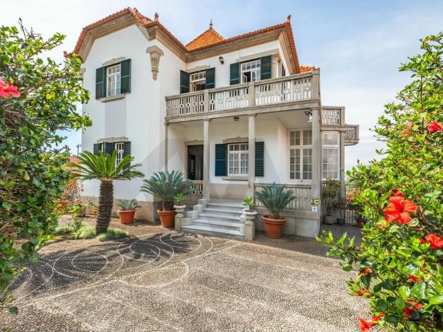 Moradia T4 na Rua Conde Carvalhal Funchal