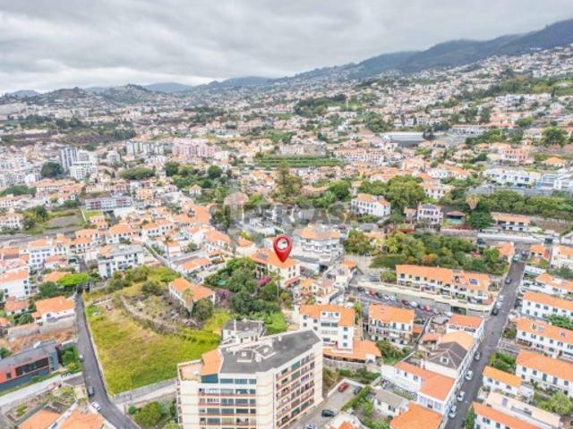 Moradia T4 +2 na Travessa do Pina, Funchal