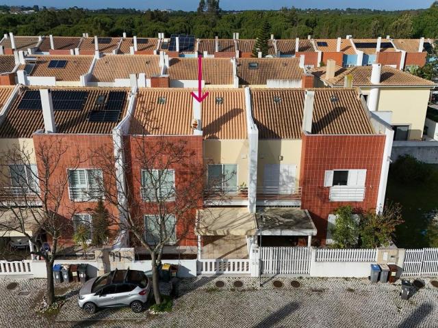 MORADIA T4 PINHAL NOVO VILA SERENA IDEAL PARA FAMILÍAS