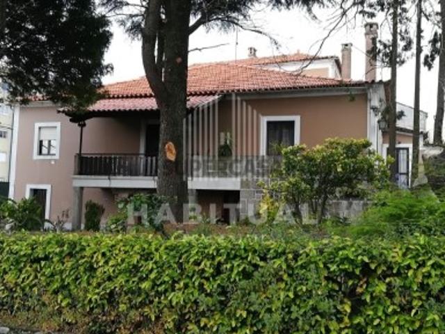 MORADIA T4 NO CENTRO DA CIDADE DE VIANA DO CASTELO COM TERRENO