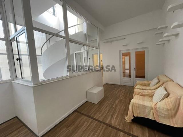 Moradia T4 no centro da Figueira