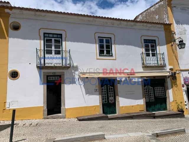 Moradia t4 no centro histórico de Évora