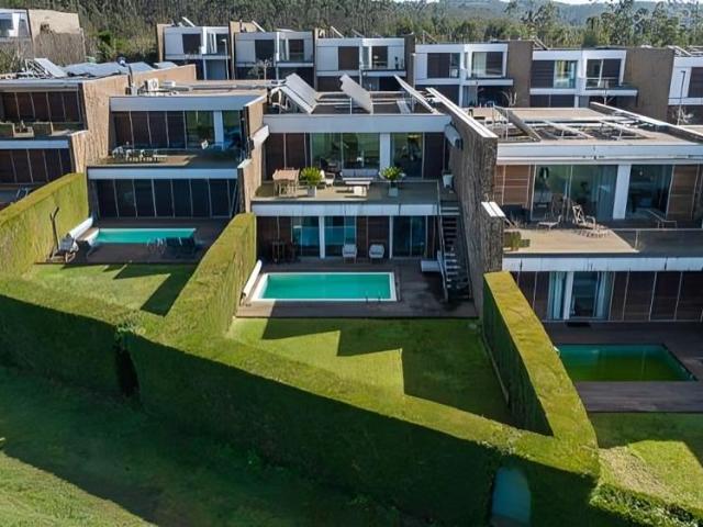 Moradia T4 no Condomínio Resort Golf Nature Vale Pisão 256m² Santo Tirso, Couto São Miguel e Santa Catarina e Burgães