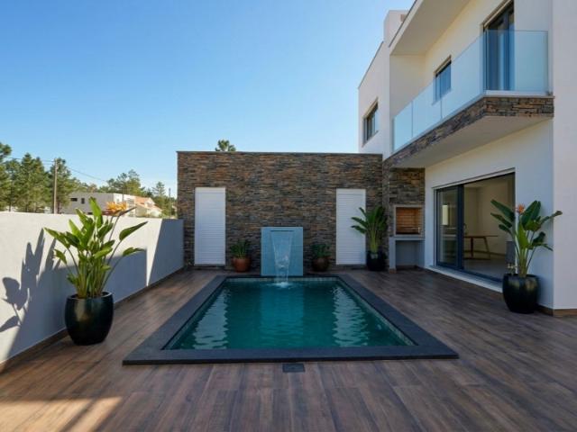 Moradia T4 Nova com Piscina Aquecida, Garagem e Jardim
