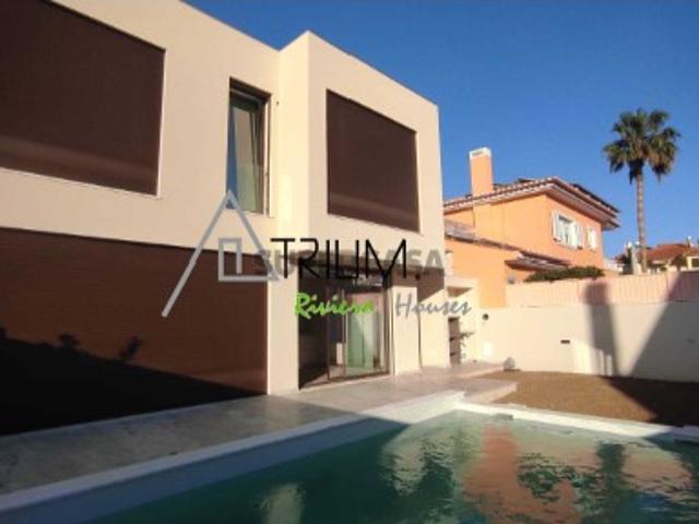 Moradia T4 nova com piscina, jardim, garagem box e parqueamento