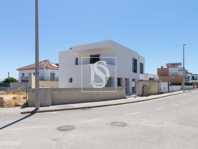Moradia T4 Nova a Estrear | Barreiro