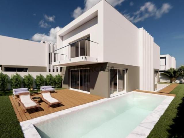 Moradia T4, nova, em condominio privado luxuoso na Aldeia de Juzo