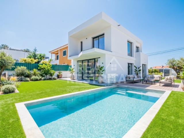 Moradia T4 NOVA em lote de 345 m2 com piscina Aroeira Charneca de Caparica Almada