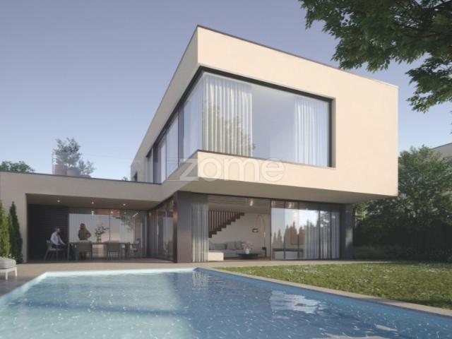 MORADIA T4 NOVA INDEPENDENTE C/ PISCINA